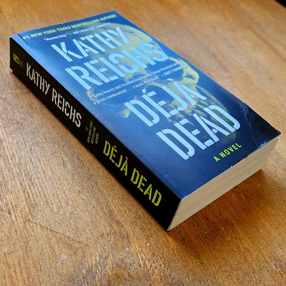 Deja Dead by Kathy Reichs forensic thriller Temperance Brennan paperback book - Picture 2 of 4
